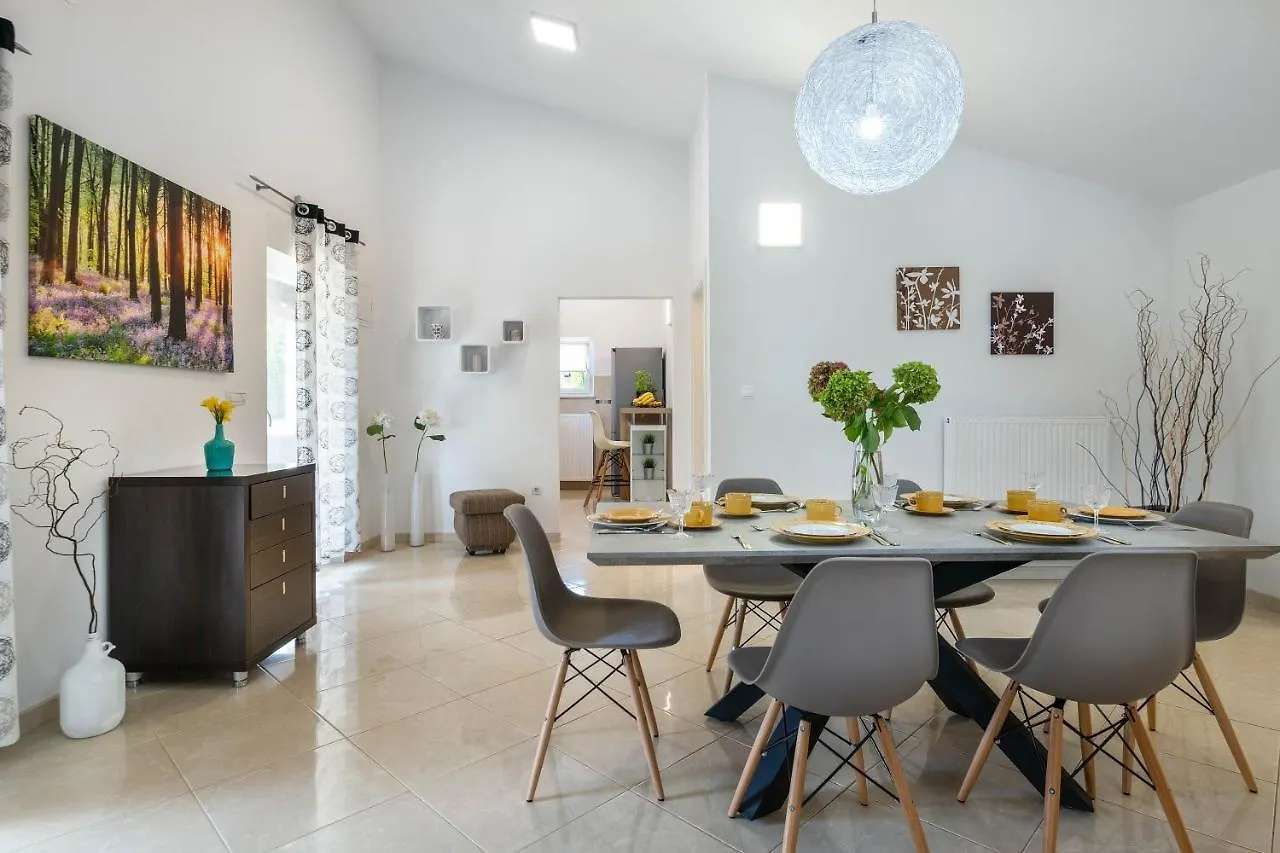 Villa Filip Krnica Croatia